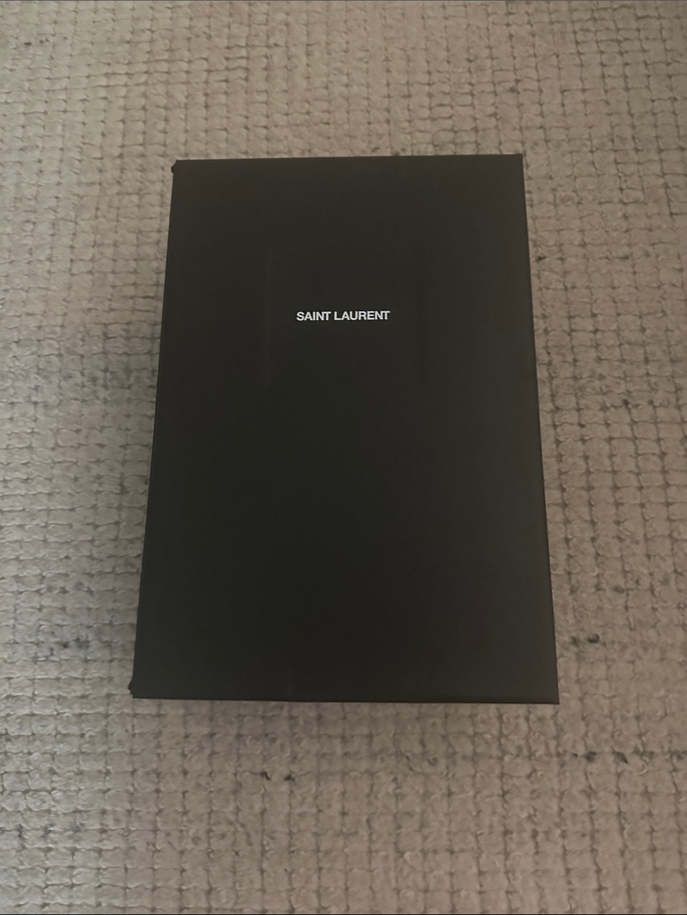 Saint Laurent - shoe box or gifting box VR Subcategory Classification
